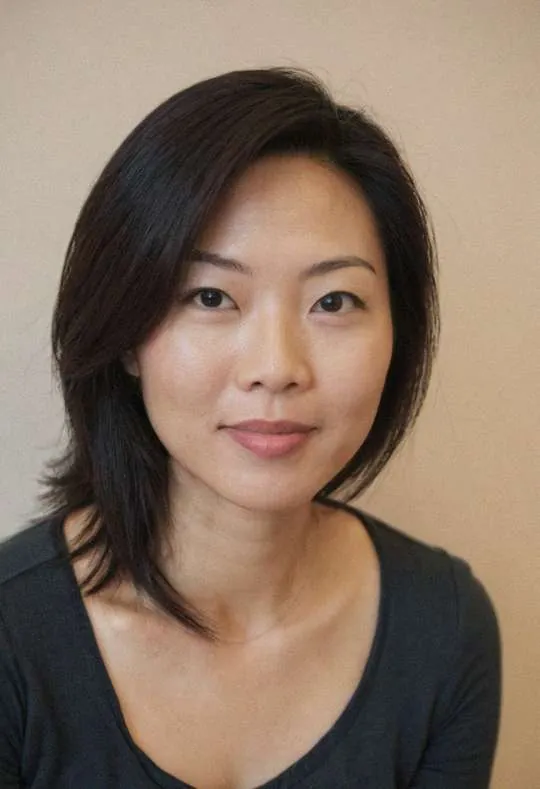 Suzanne, 44