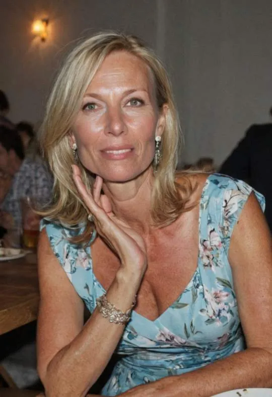 Wendy, 42